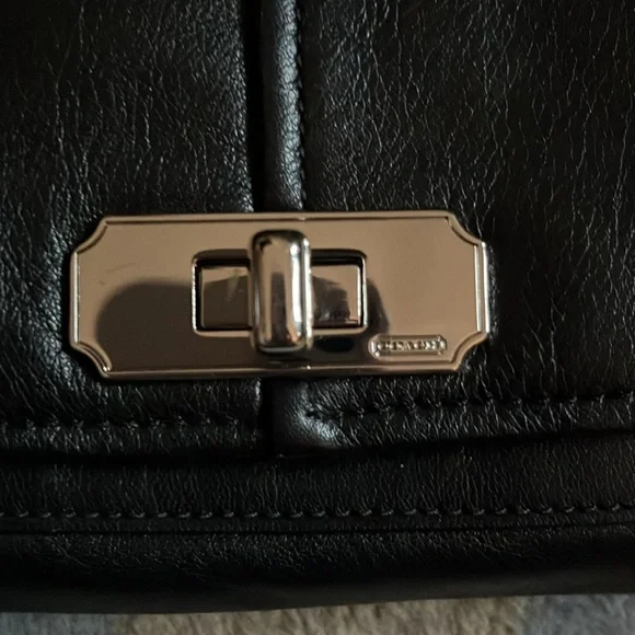 Coach black leather wristlet bag - Picture 7 of 9